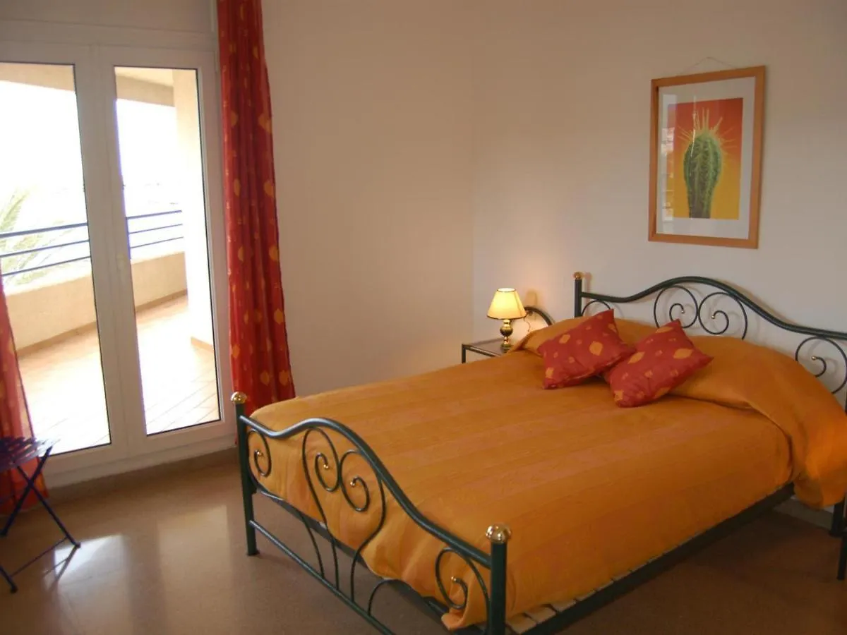 Maritim II Apartamento A 1ª Linea De Mar Delante De La Playa Del Port De Llanca. - Es-228-84 Apartment  Llanca