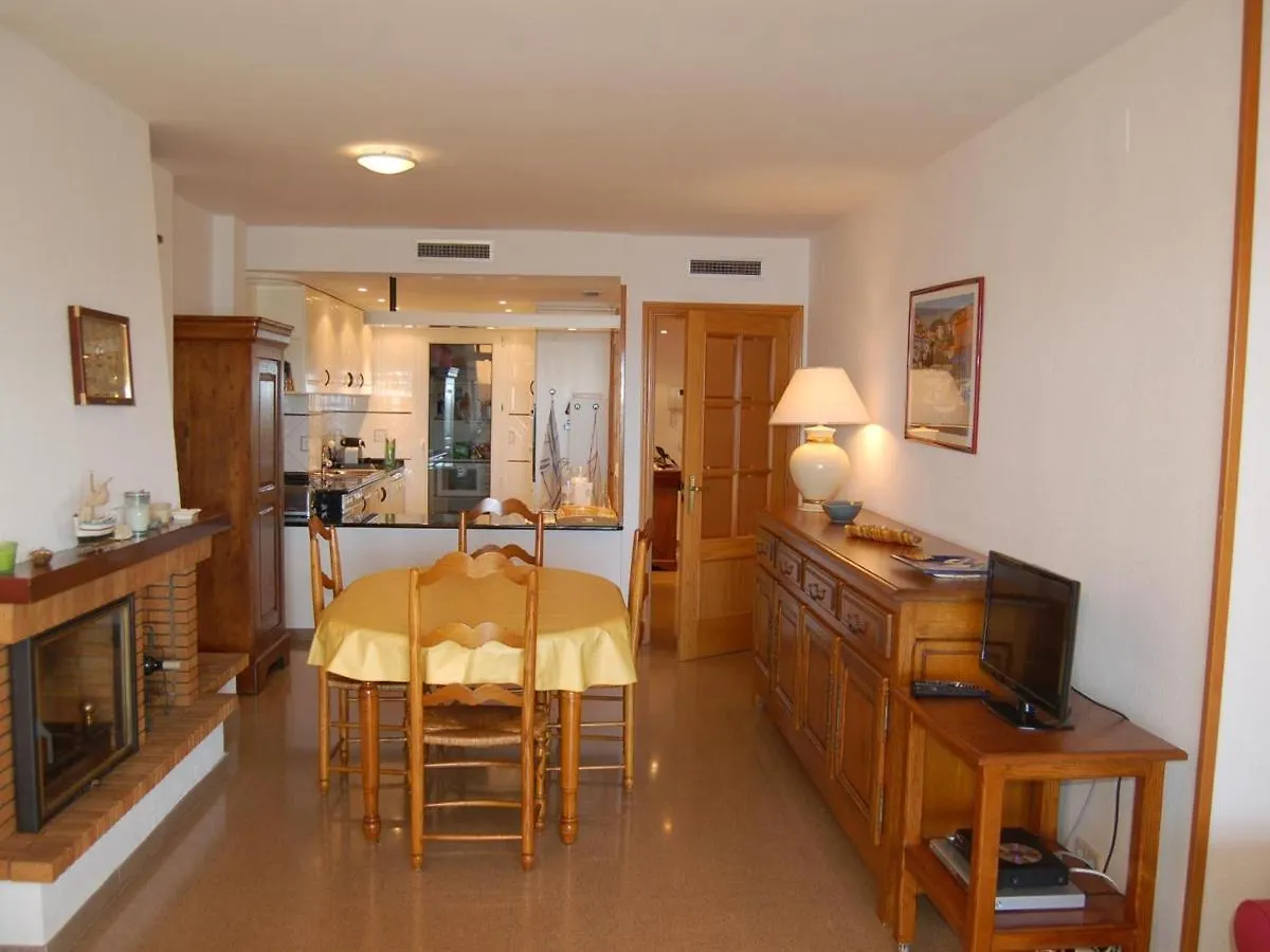 Maritim II Apartamento A 1ª Linea De Mar Delante De La Playa Del Port De Llanca. - Es-228-84 Apartment